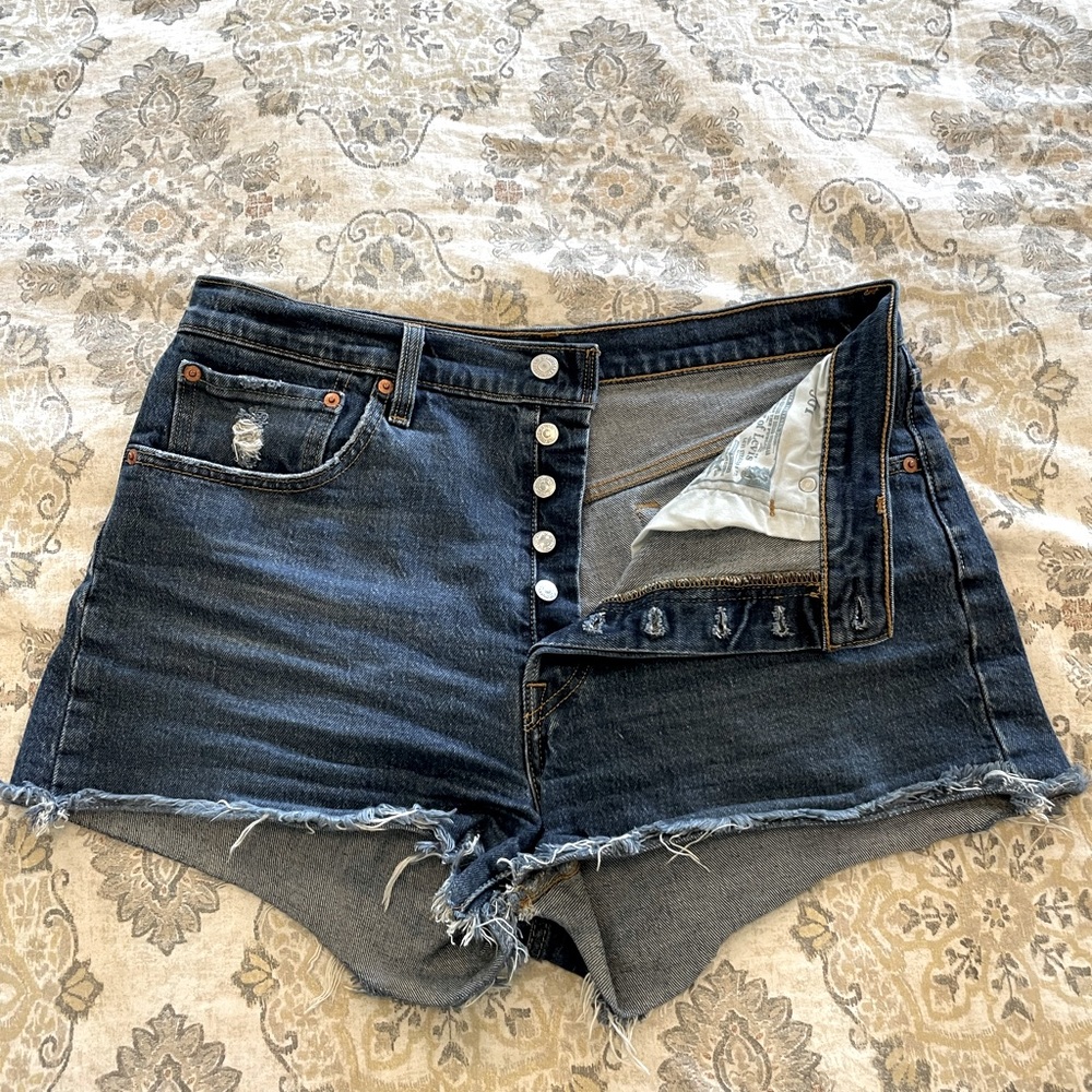 Levi Strauss button up denim shorts size 32